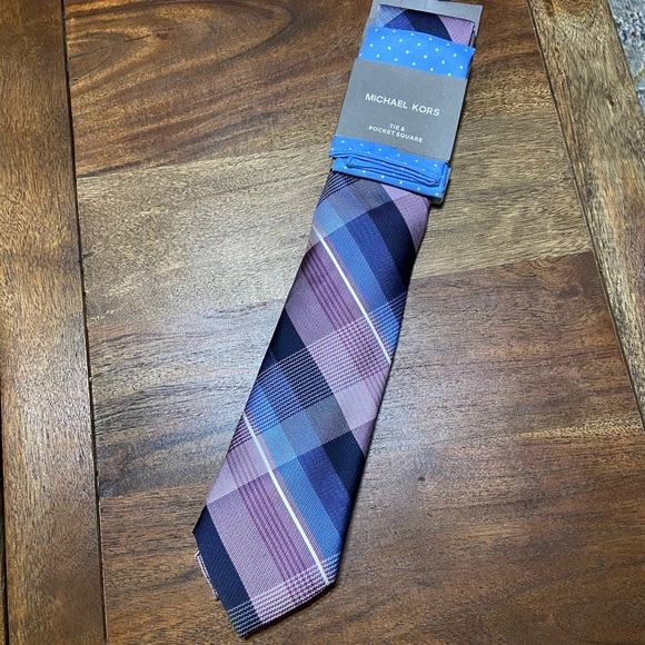 MICHAEL KORS TIE & POCKET SQUARE SET - Picture 2 of 10
